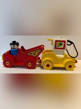 Vintage 1981 Lego Duplo SERVICE STATION gas pump Set number 2644